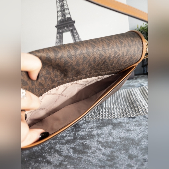 ❗️LOW START❗️Michael Kors Parker Medium Logo Shoulder Bag- NWOT - Picture 10 of 14